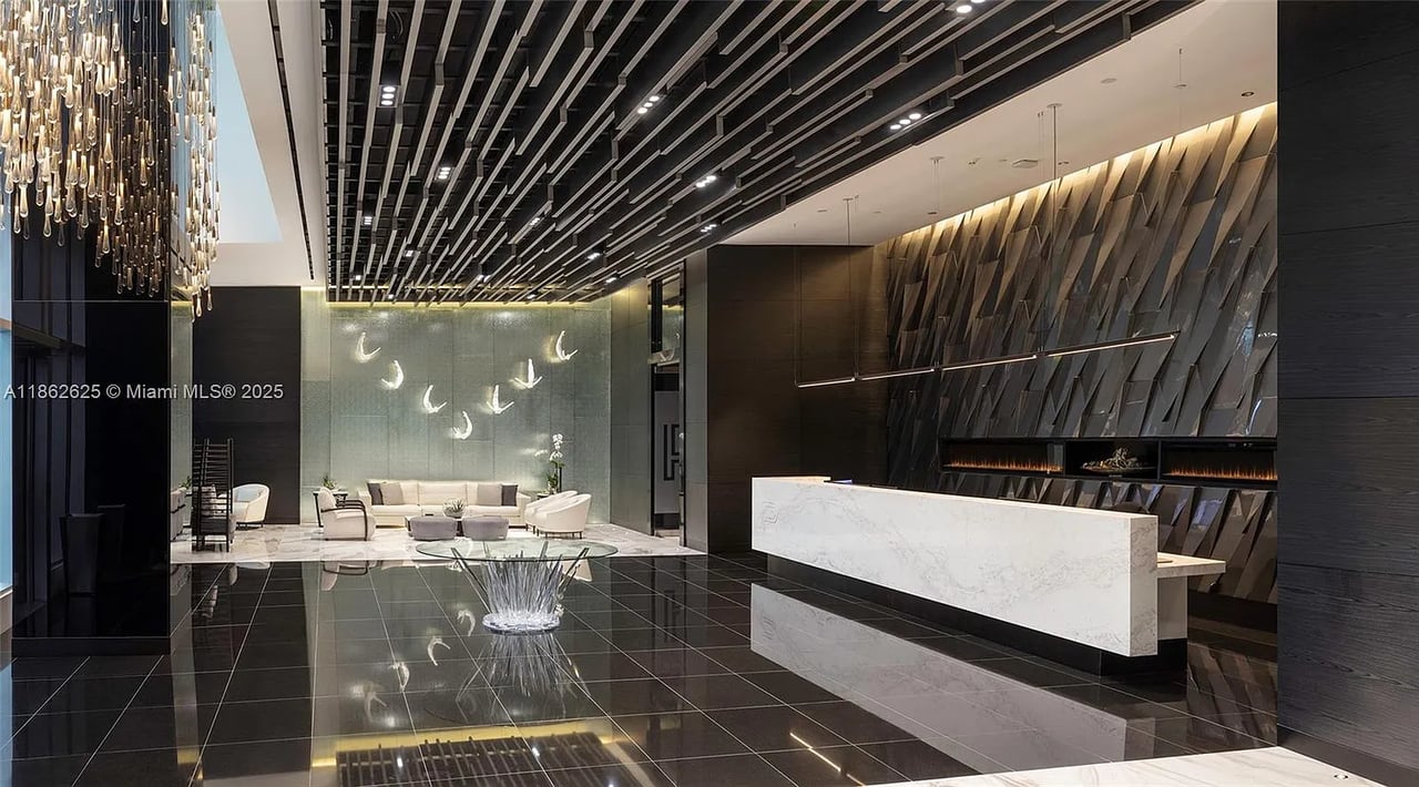 851 NE 1st Ave #4303