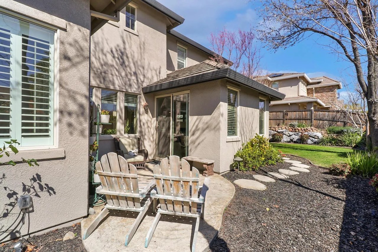 2200 Red Hawk Ct