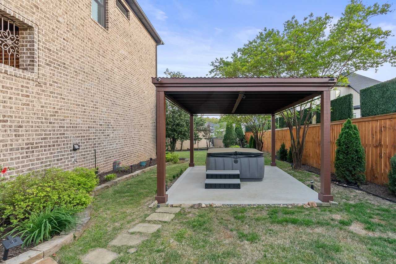 106 Orle Dr