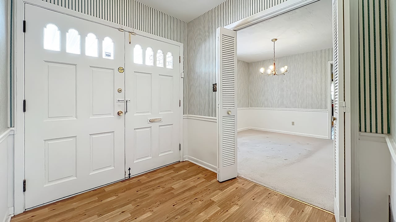 Mid-Century Modern 4-Bedroom in Dommerich Hills, Maitland