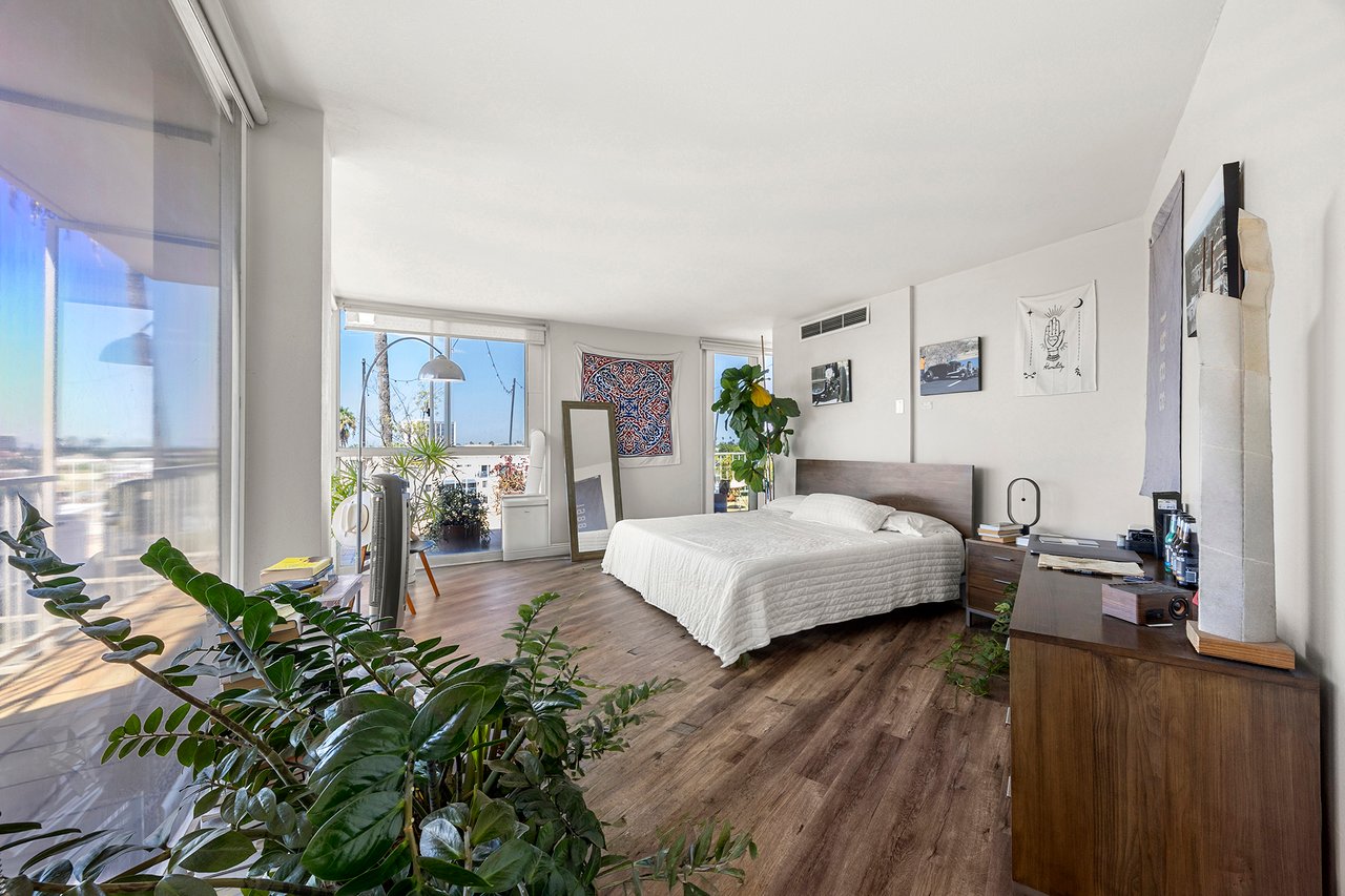 MIDCENTURY MODERN PENTHOUSE WEST for Sale in Santa Ana