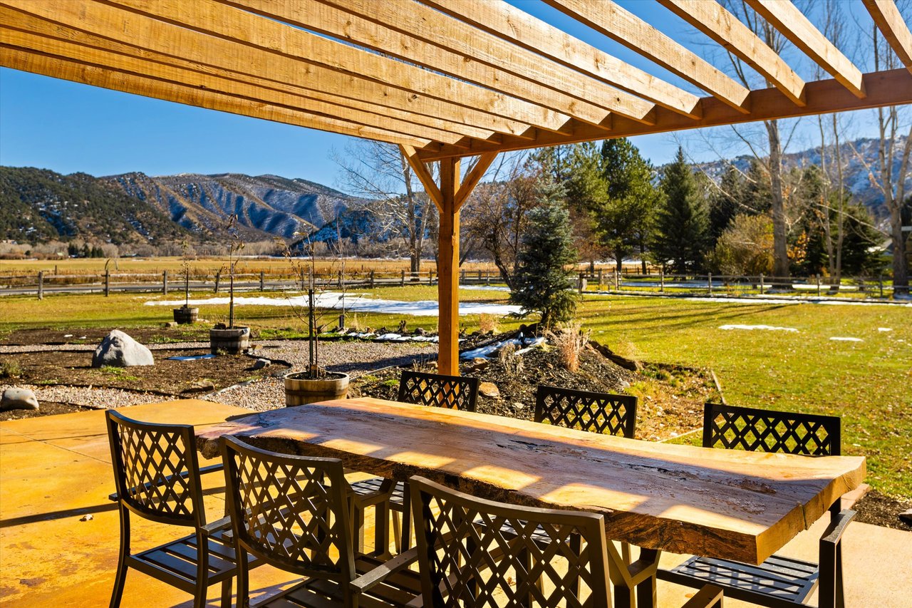 Beautifully Remodeled Home in the Heart of the Valley