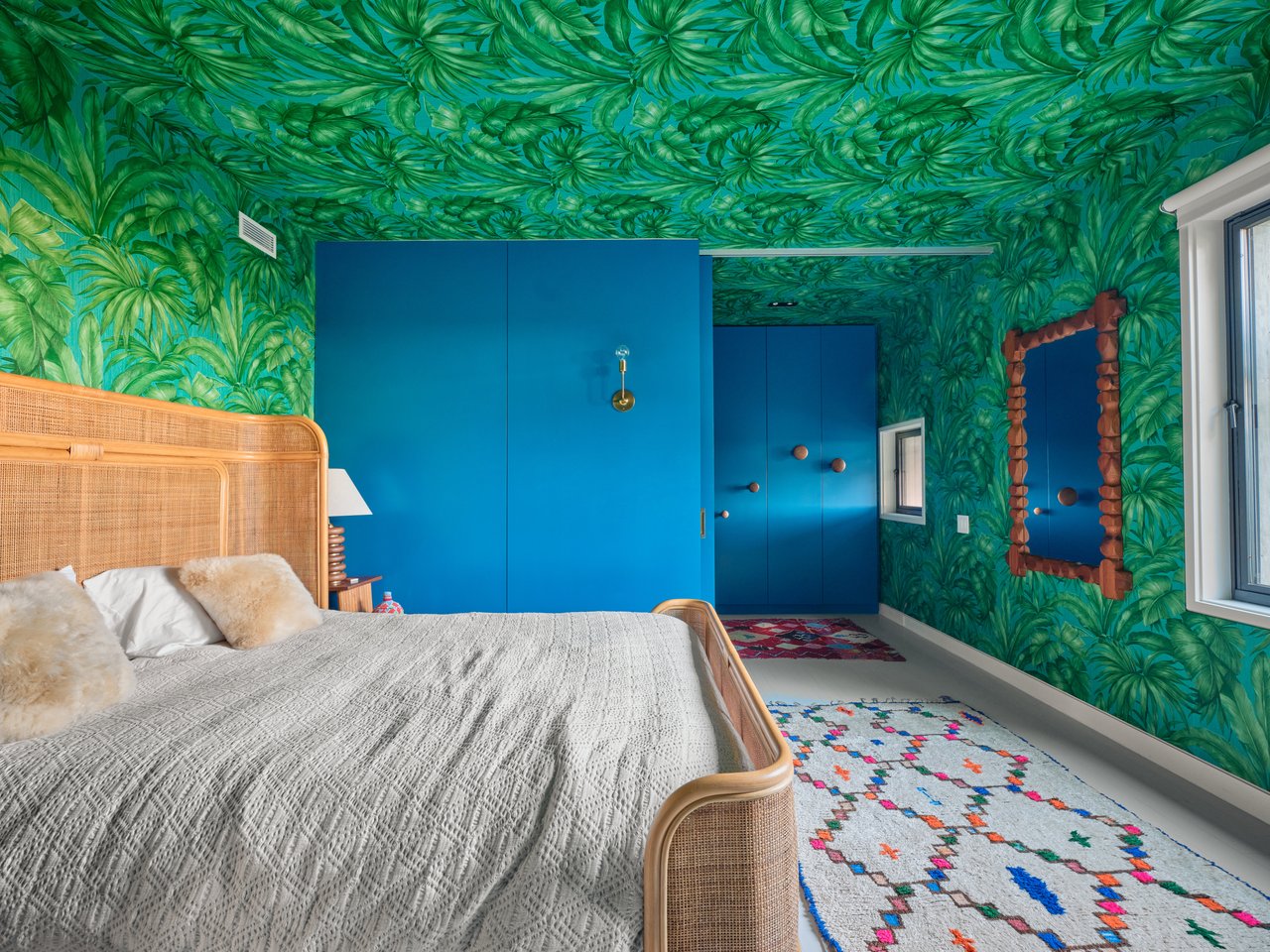 STRATFORD HILLS ARCHITECTURAL LANDMARK