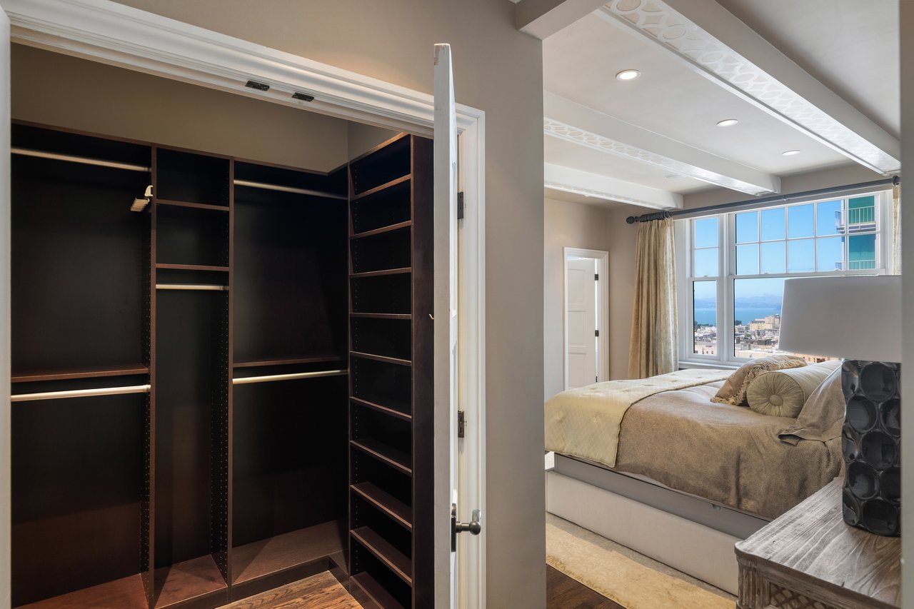 High-Floor Terrace Views Atop Nob Hill