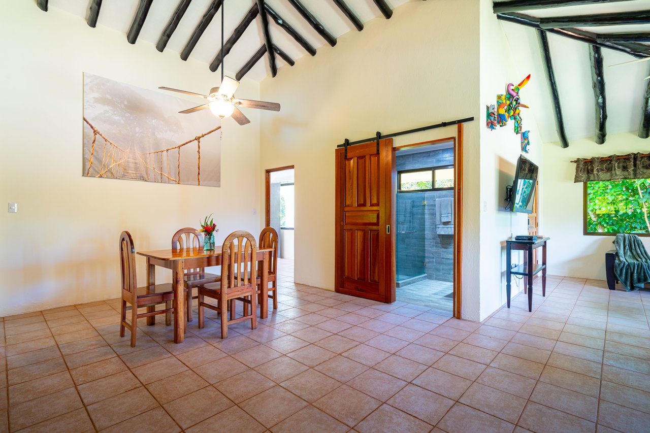 Beautiful Casa Tucán Escape, Tres Rios,  Gorgeous Mountain View with Room to Build!