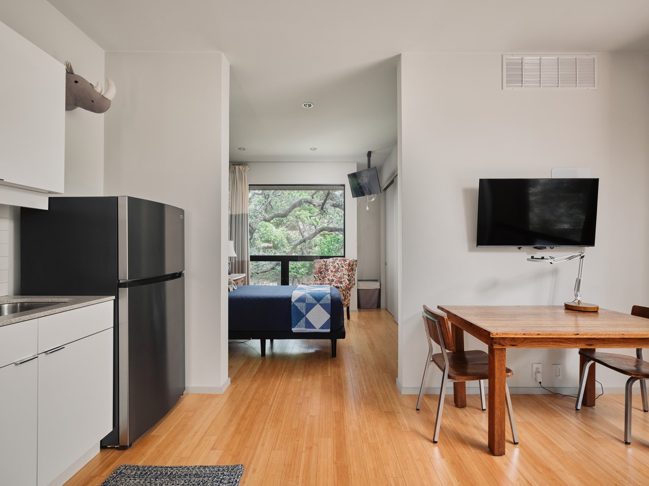419 W Johanna St
