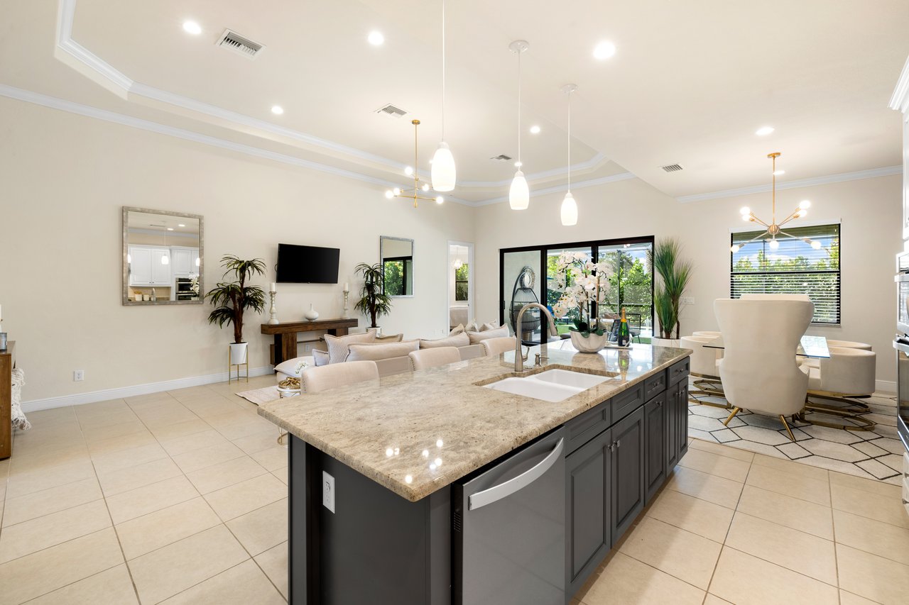 10137 Florence CIR, NAPLES