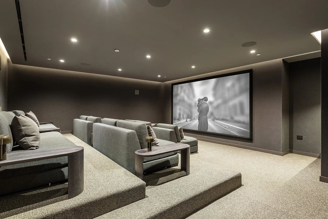 33 Park Row NYC – Boutique Glass Tower Overlooking City Hall Park