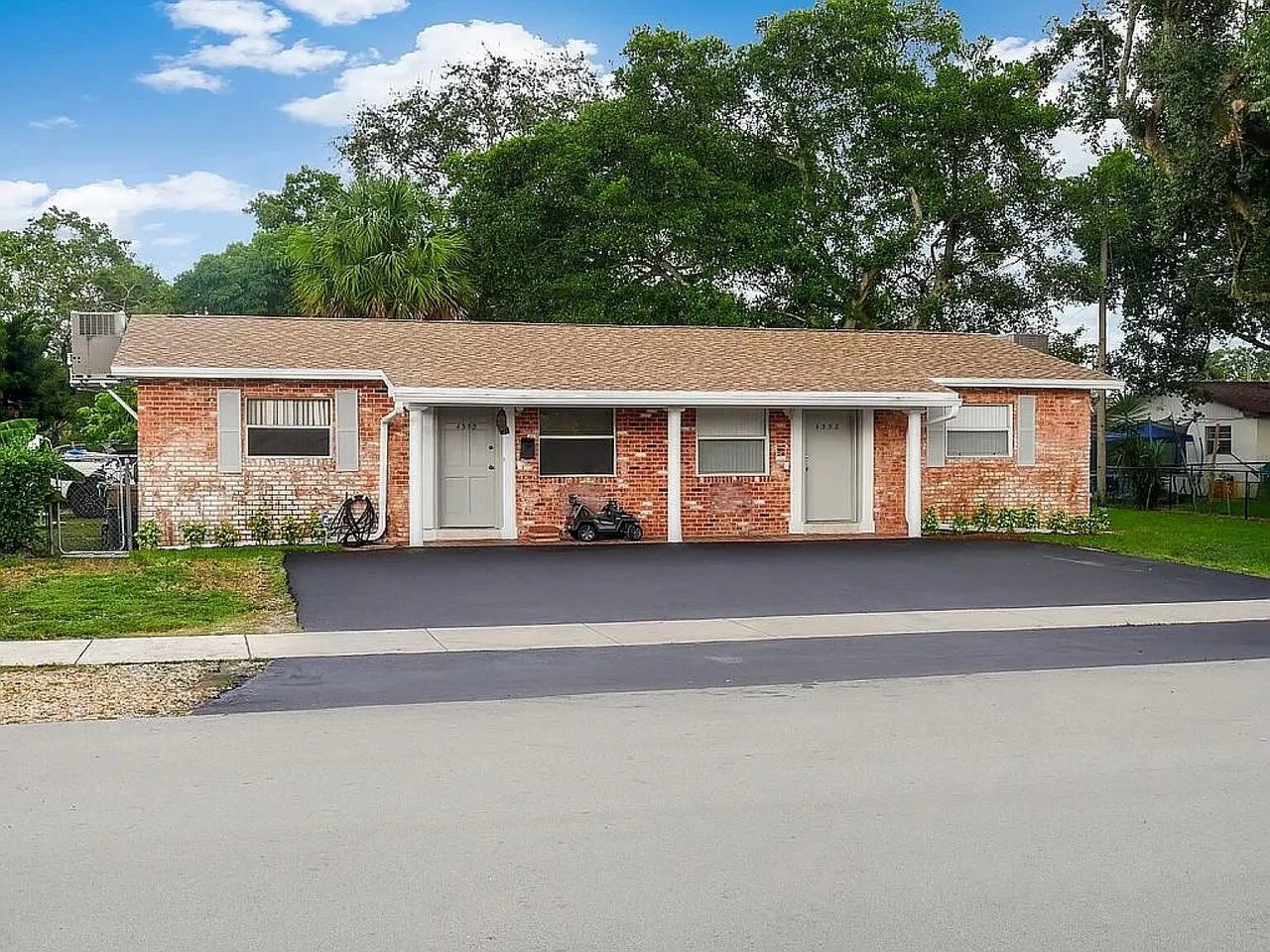 4350-4352 SW 62nd Ave #1-2