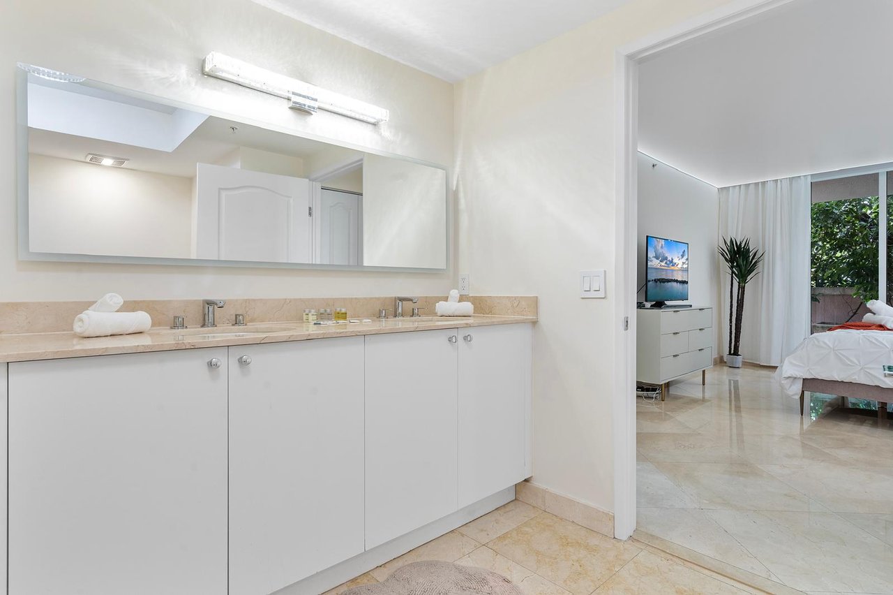 King David Short-Term Rental | Prime Location