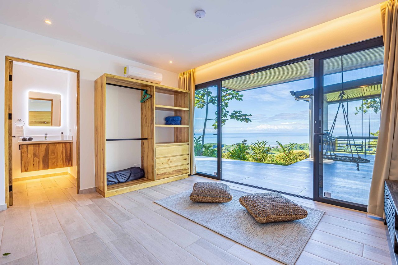 Exclusive Luxury Villa with Infinity Pool