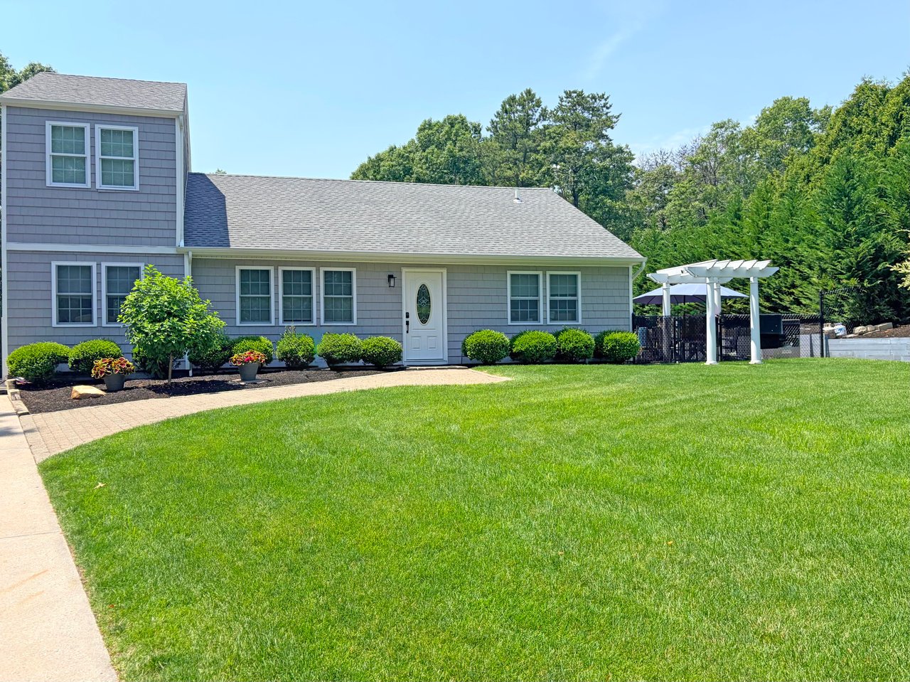 12 Bruce Drive