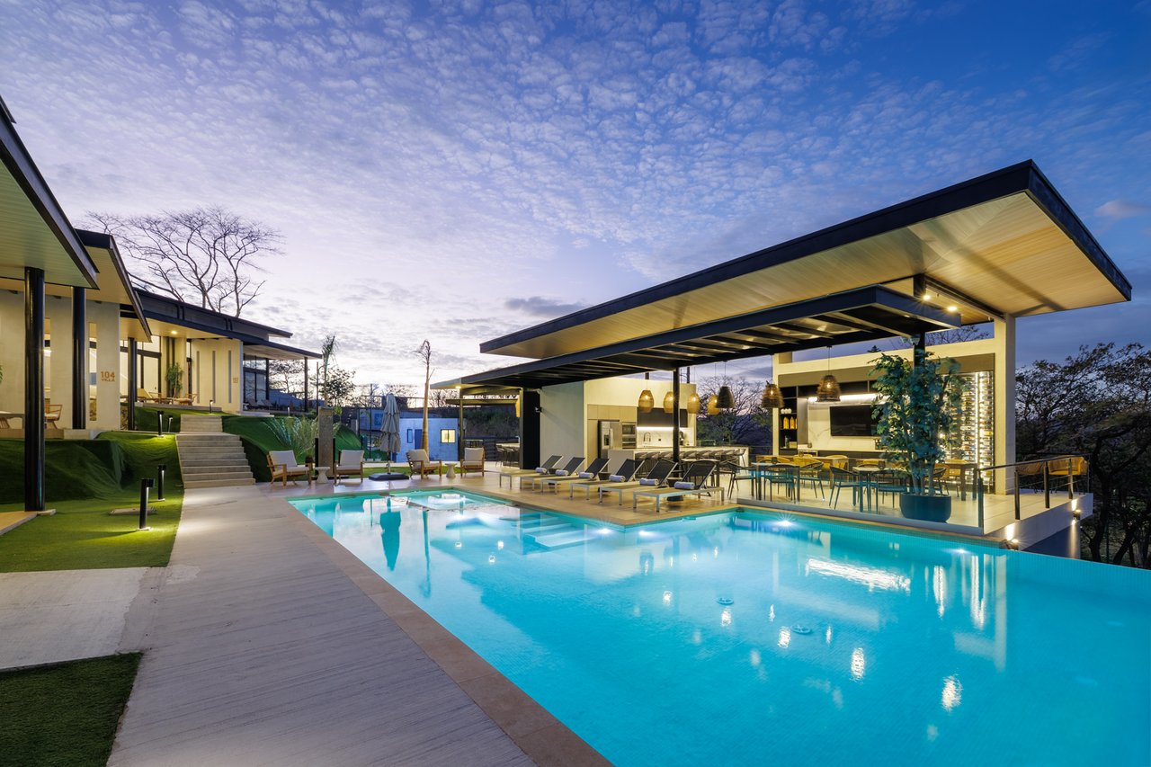 20882 - Multi-Villa Property with 18 Bedrooms, Pool & Clubhouse, Tamarindo