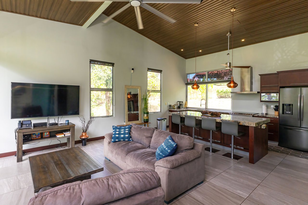 Casa Del Lago With Guest Apartment 