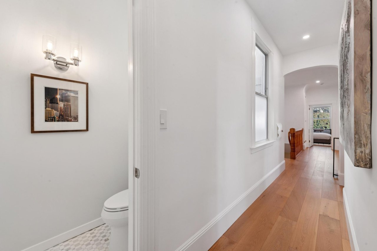 1845 Leavenworth #202