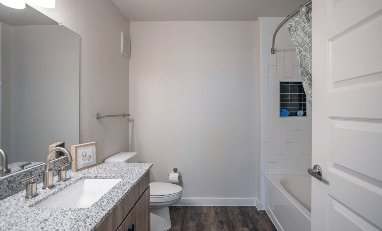 Offering 10 Weeks Free Rent! 