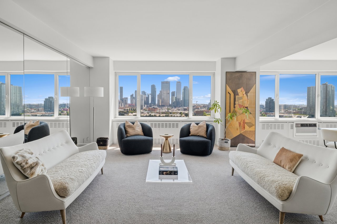 25 Sutton Place South