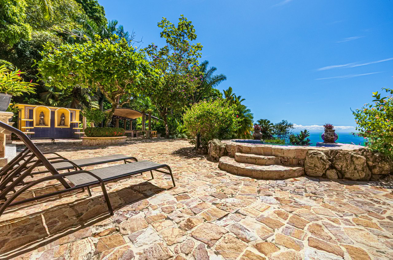 Nido Escondido, Playa Dominical