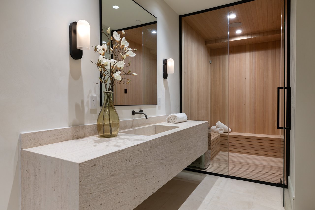 415 N Cliffwood Ave, Brentwood