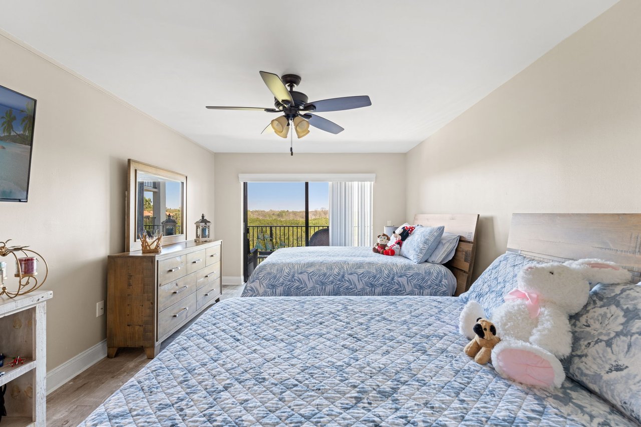 Upgraded 2-Bed Condo in Tarpon Springs with Scenic Views