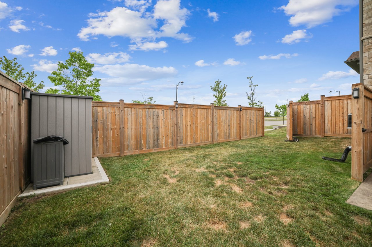 Beautifully updated END-UNIT townhome