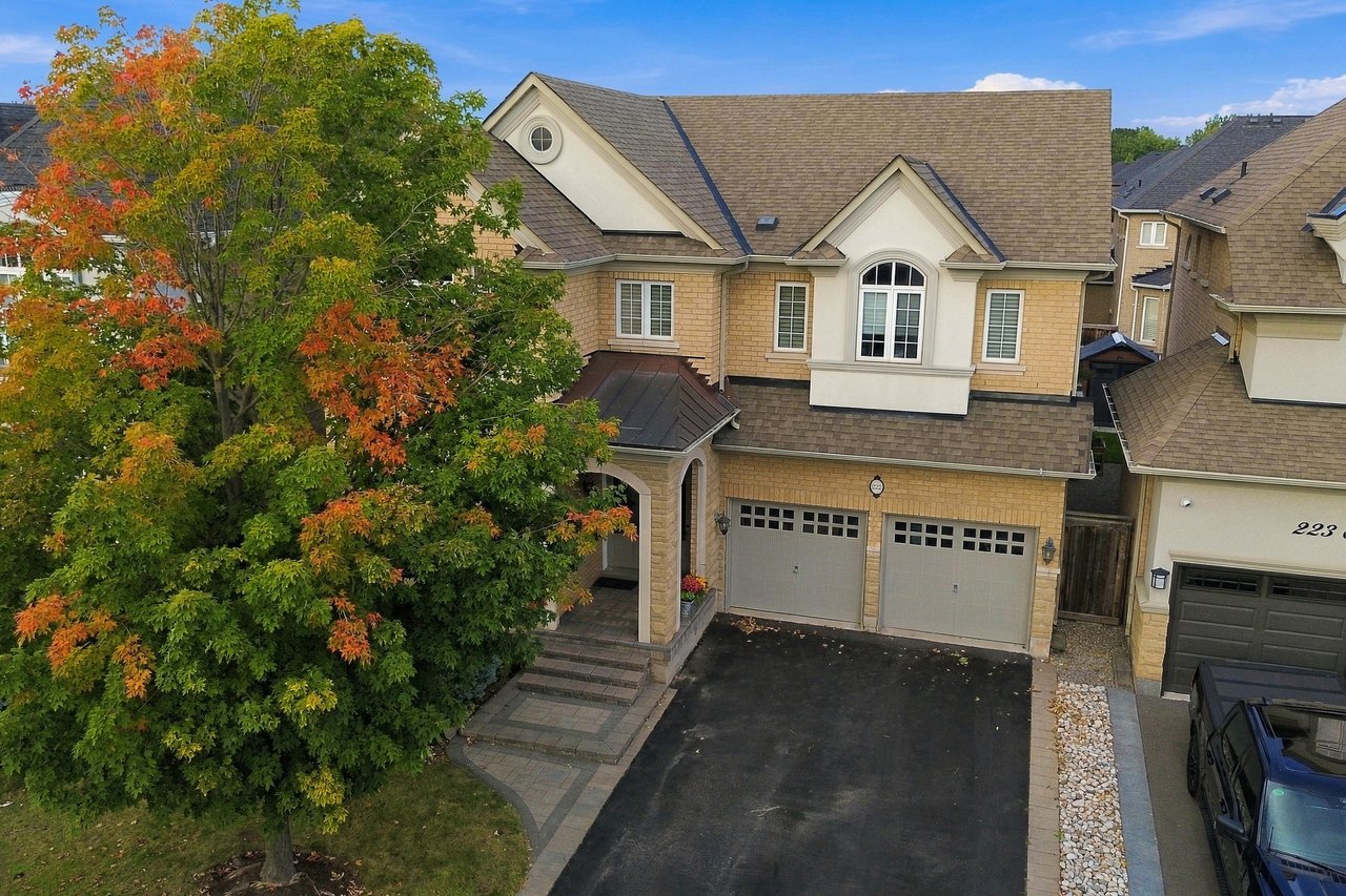 Family Living in the Heart of Lakeshore Woods