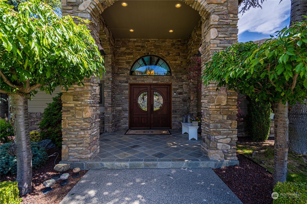 270 Bene Vista Ln