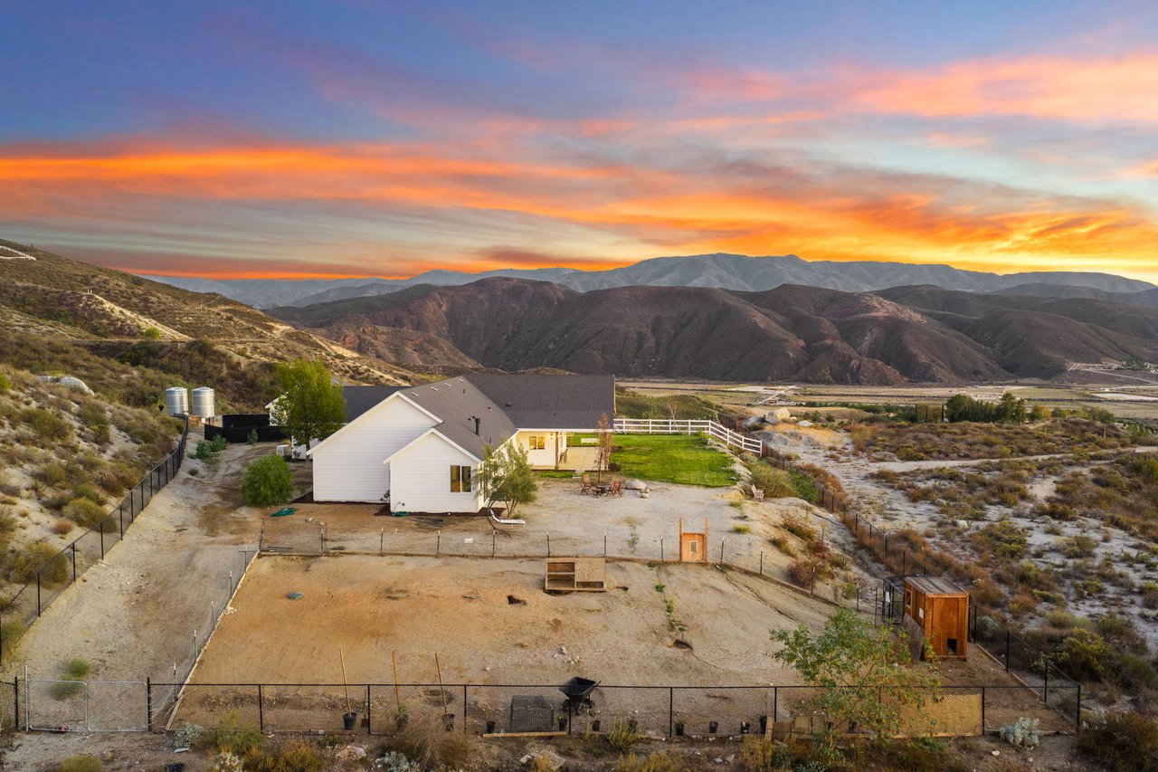 41950 Calle La Escondida