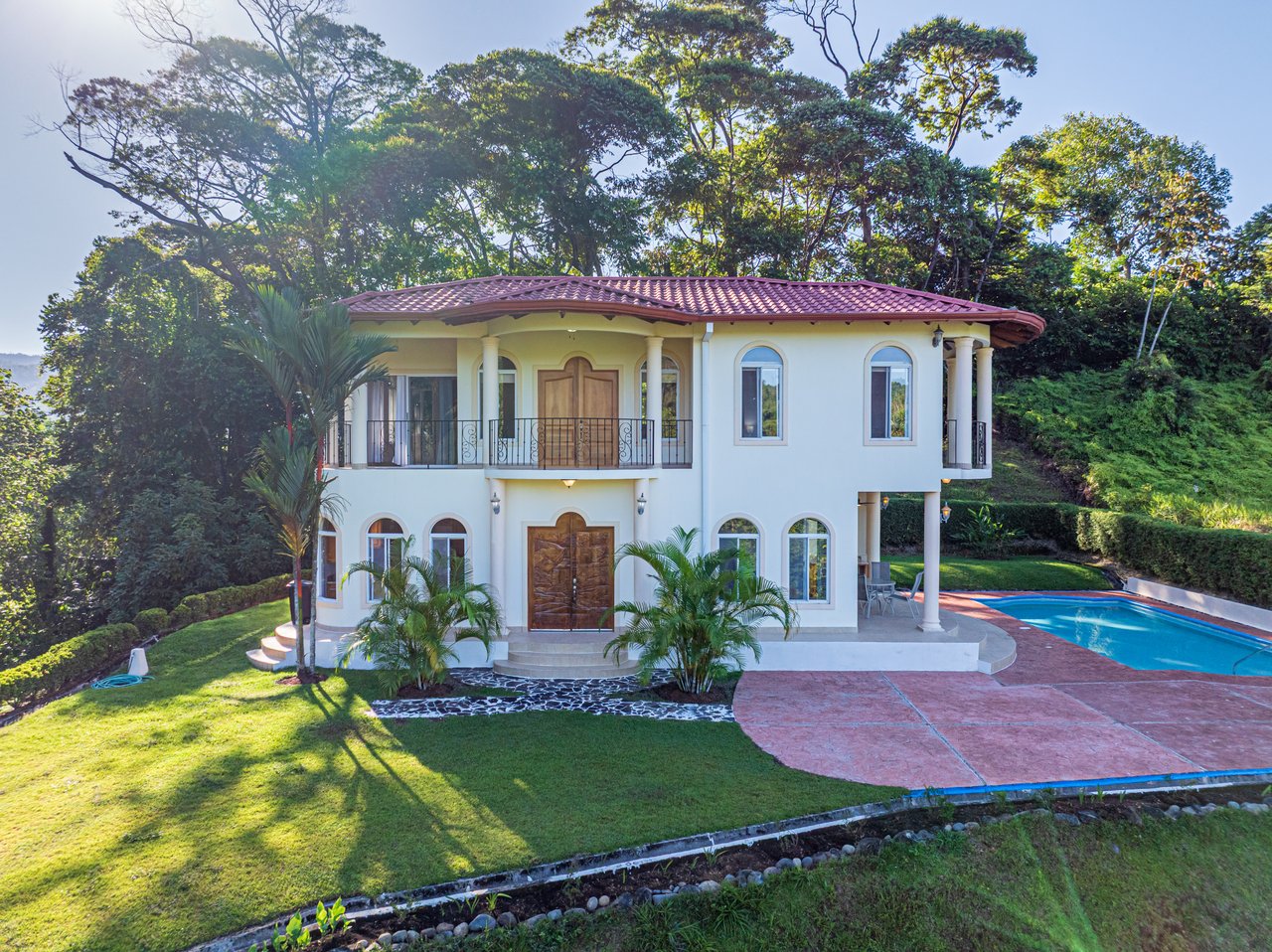Elegant 3 Bedroom + Office Jungle Home in Puesta Del Sol, Ojochal