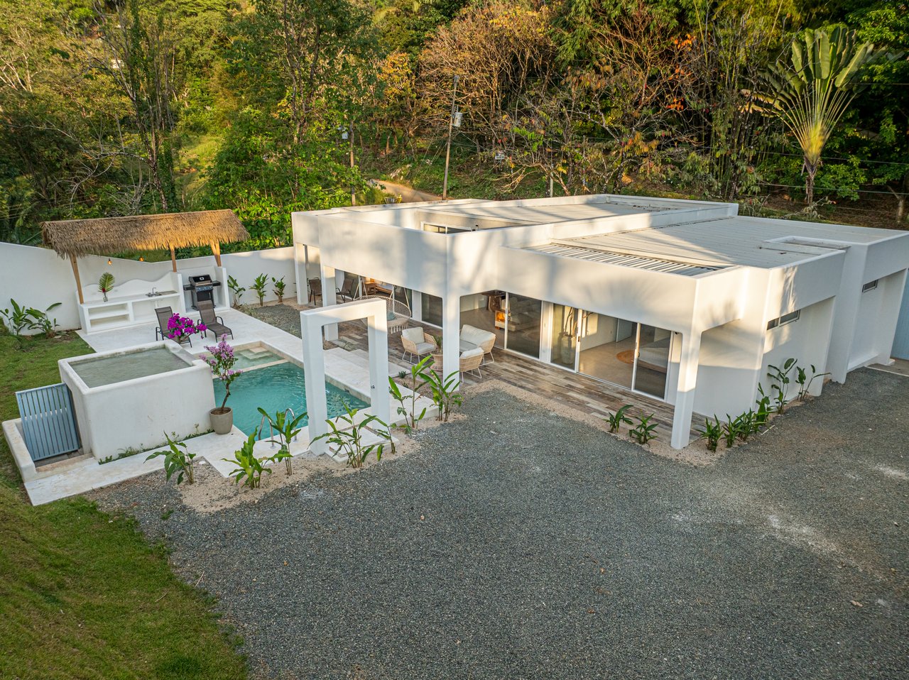 Villa Pacífica – Elegancia, Privacidad y Confort en Uvita  