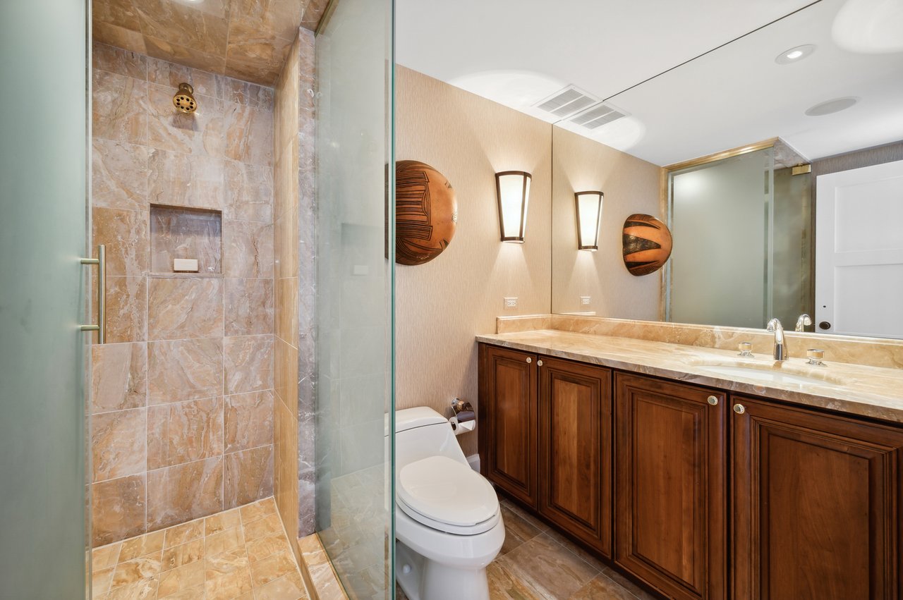 180 East Pearson Unit: 5902