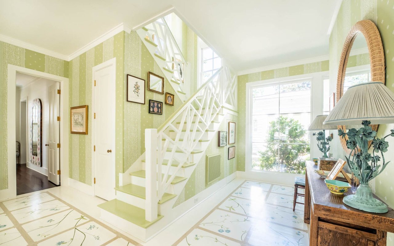 For Sale – Homes with Stunning Foyers