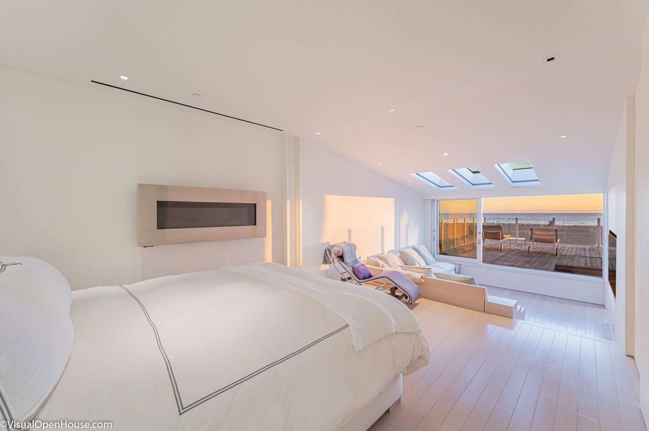 1267 Palisades Beach Road