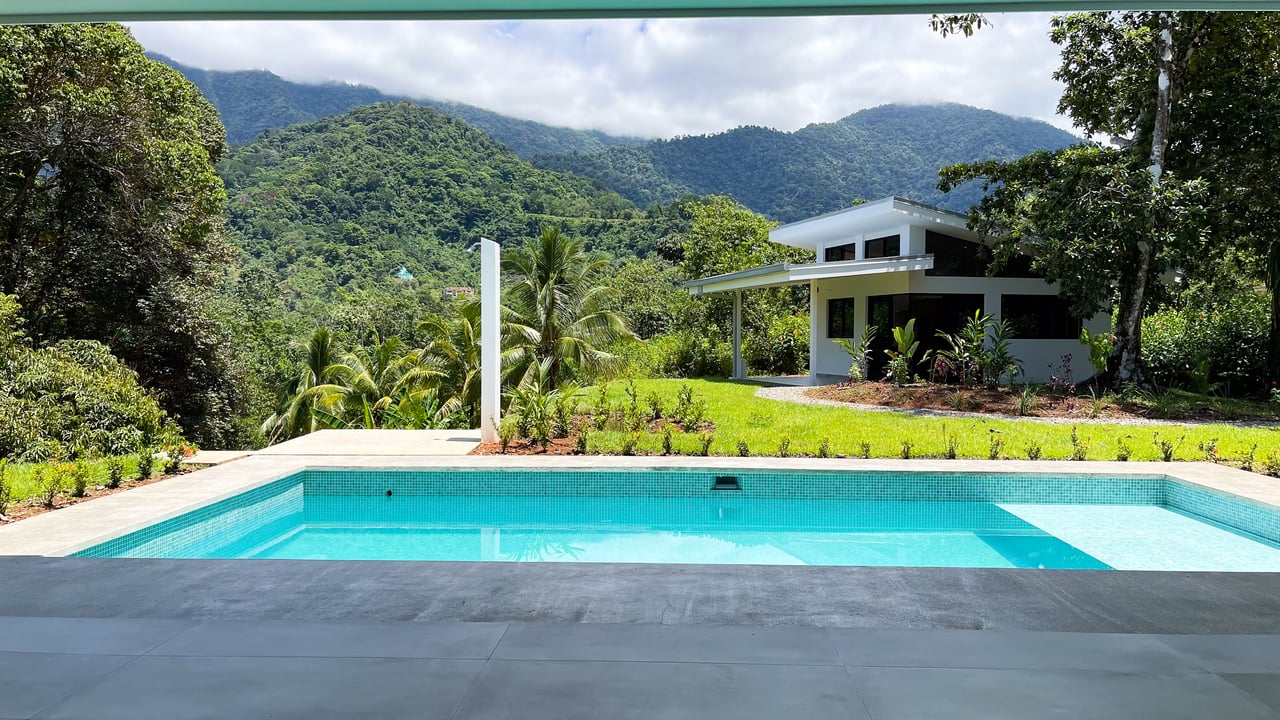 Exquisite Modern Retreat with Ocean and Mountain Views in Ojochal, Costa Rica