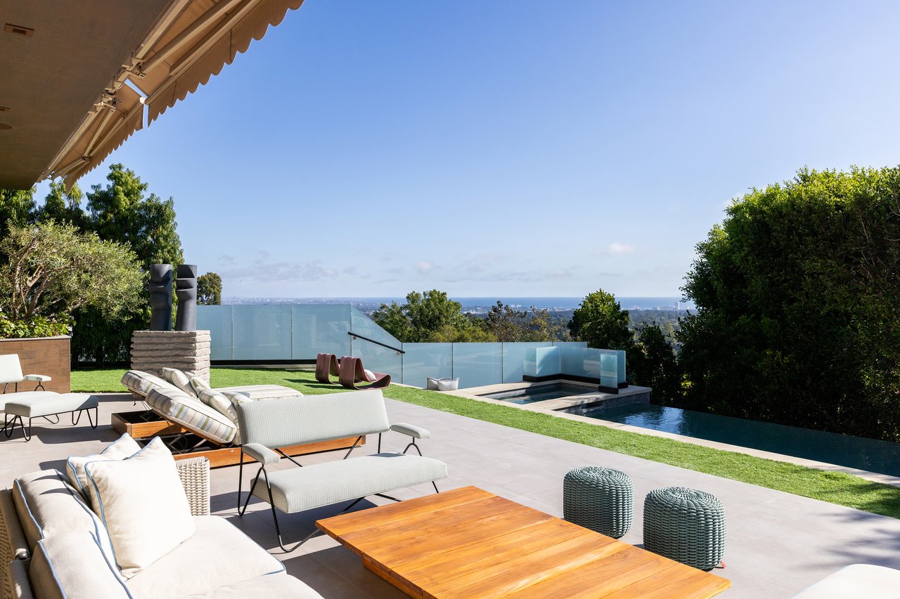 815 N Tigertail Rd, Brentwood