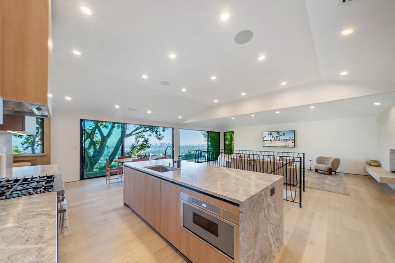 Hollywood Haven ⛰️