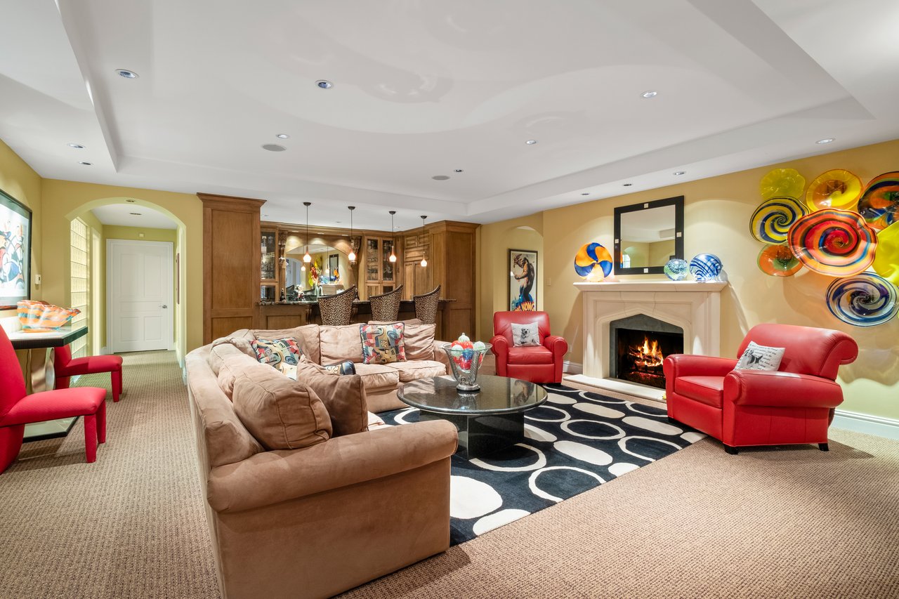 A Town & Country Sanctuary on 2+ Acres With a Surprising Backdrop 