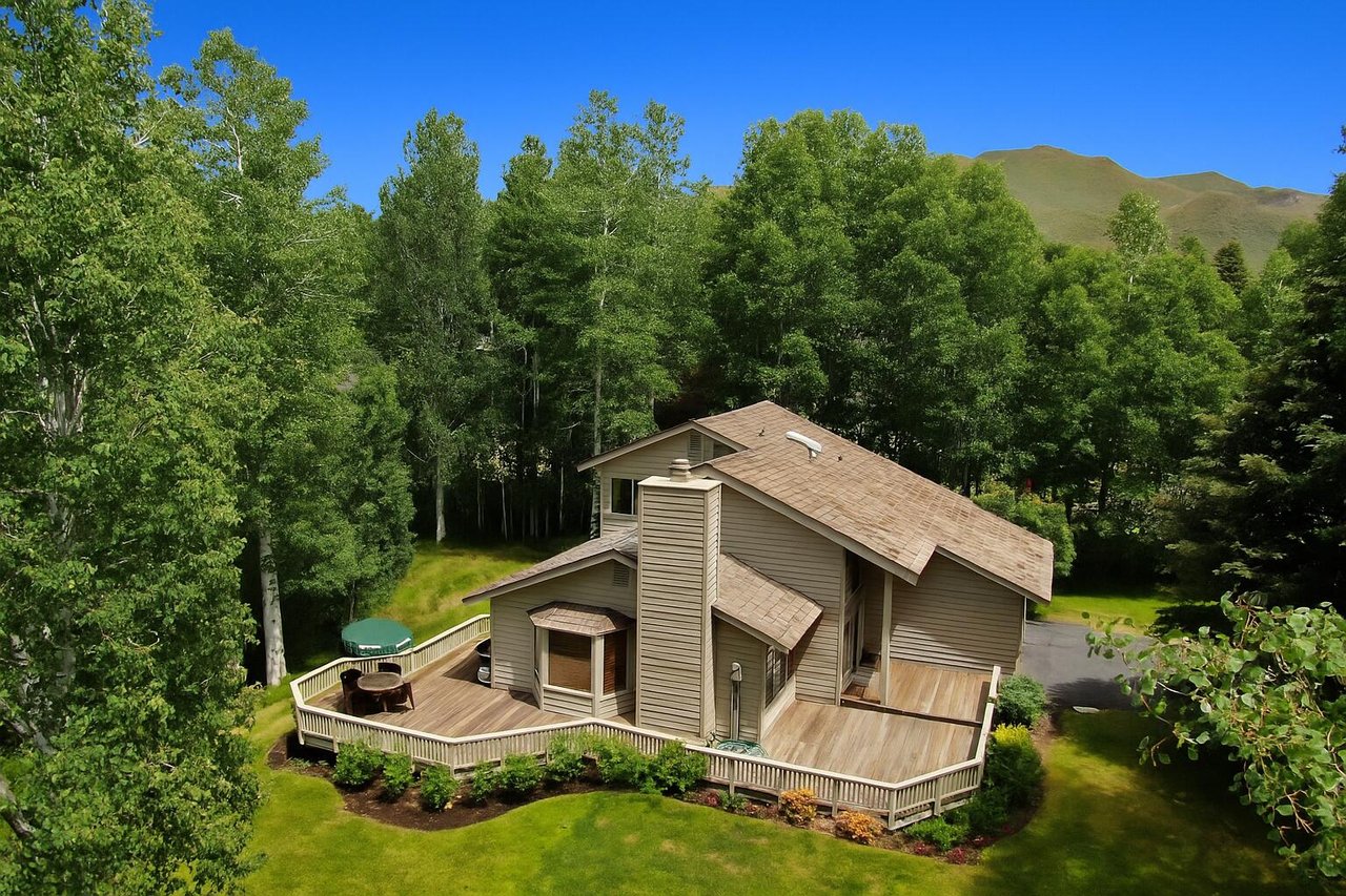 2 & 4 Black Birch Dr