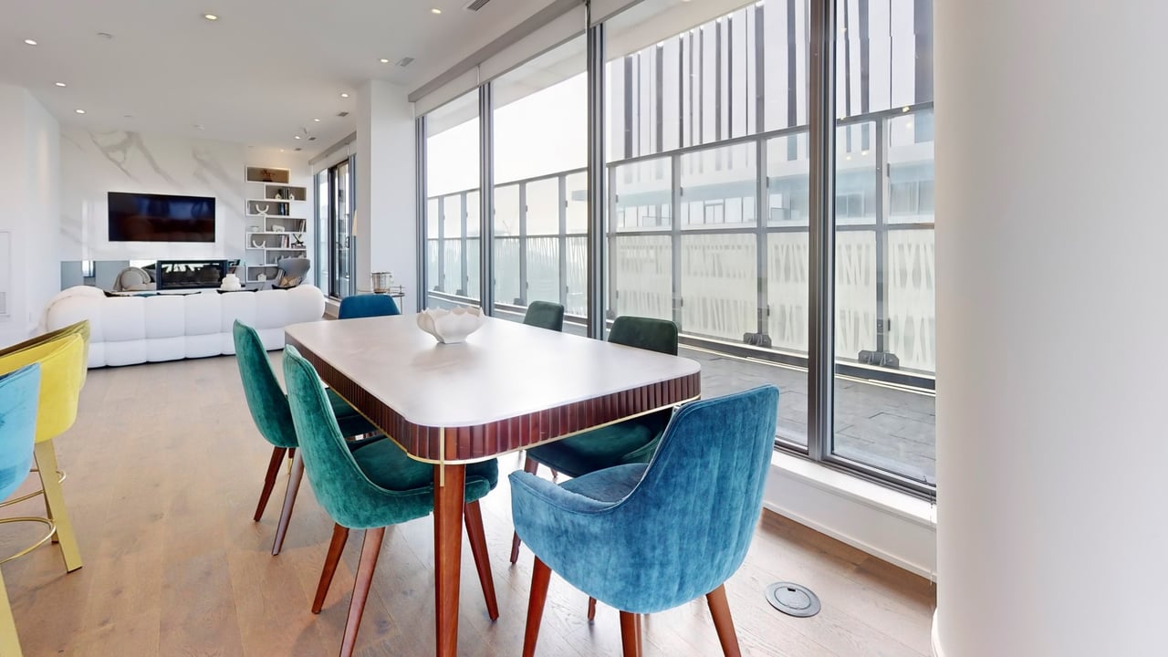 50 Charles St E Suite 5502