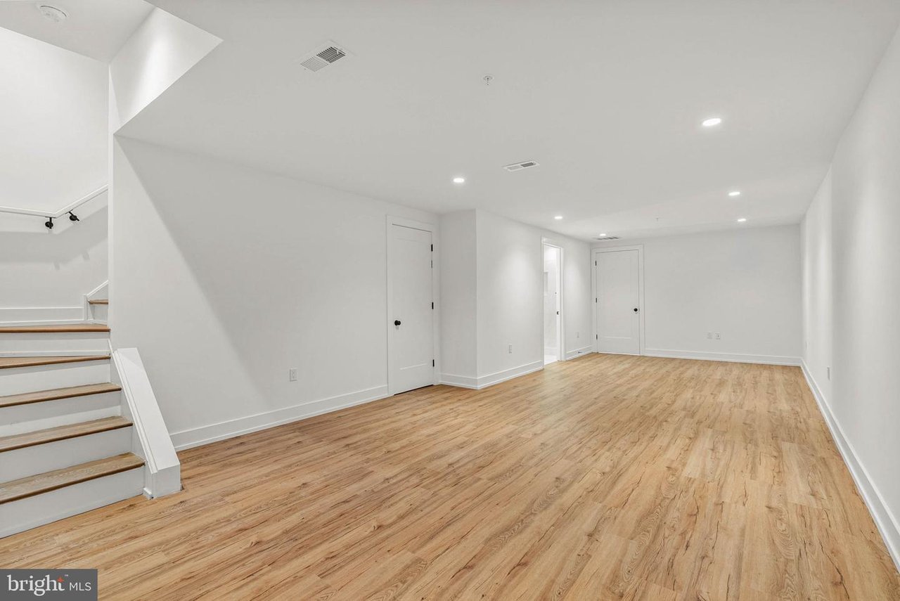 660 Fairmount Ave, Philadelphia, PA 19123