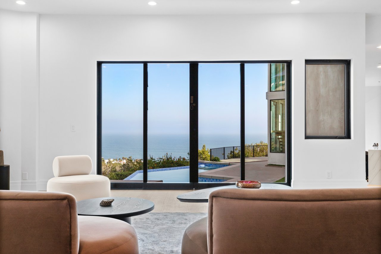 Luxurious Architectural Estate