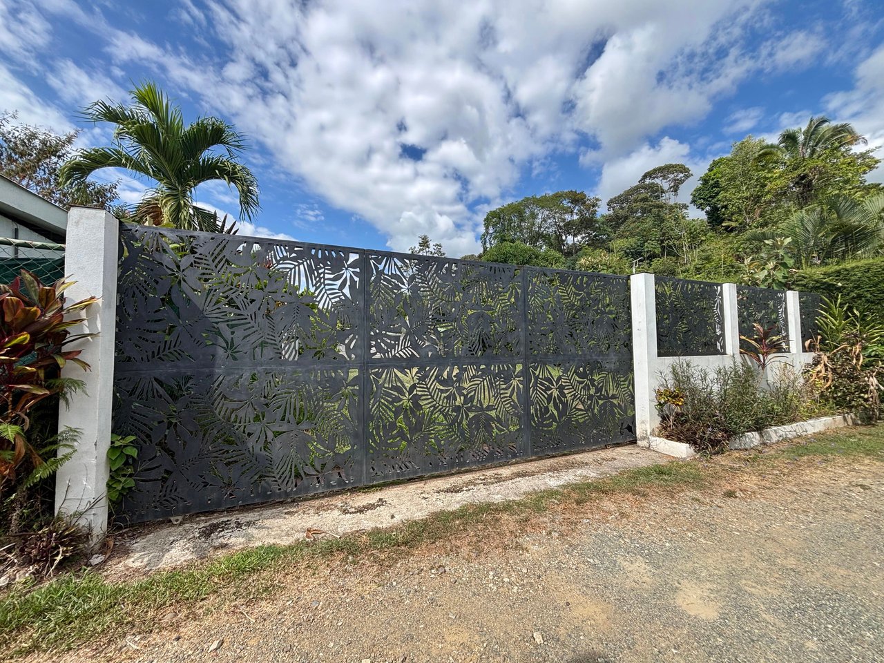Build-Ready Residential Lot Near Marino Ballena National Park in Uvita