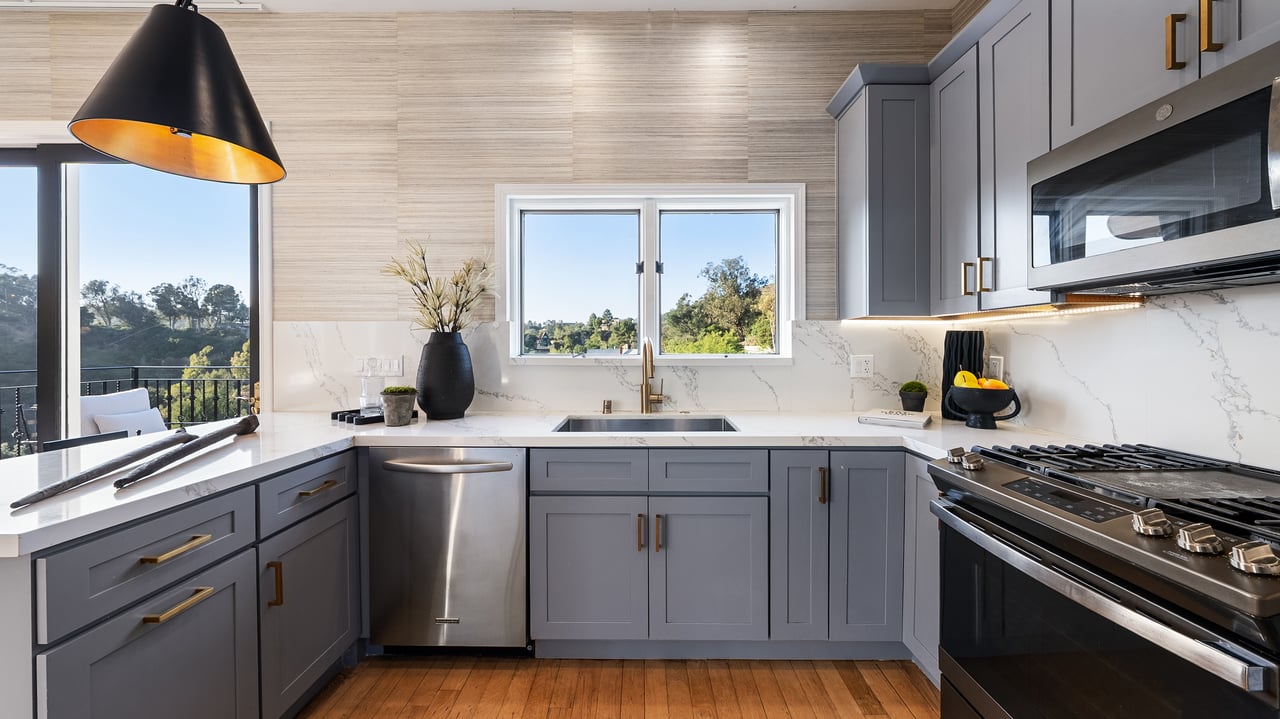 2591 Leicester Dr, Hollywood Hills