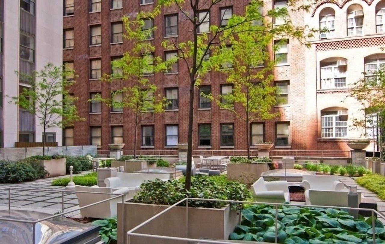 99 John St, #1112
