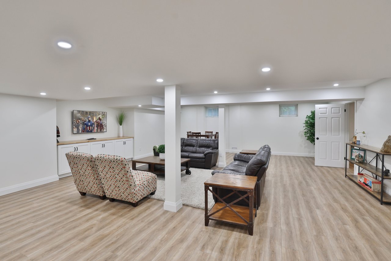 4220 Spruce Avenue, Burlington