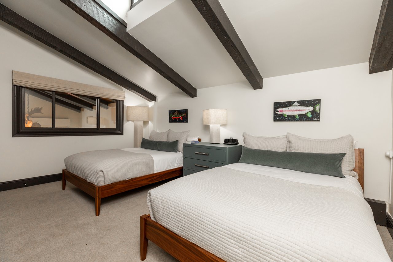 The Lodge at Vail Condominiums #360