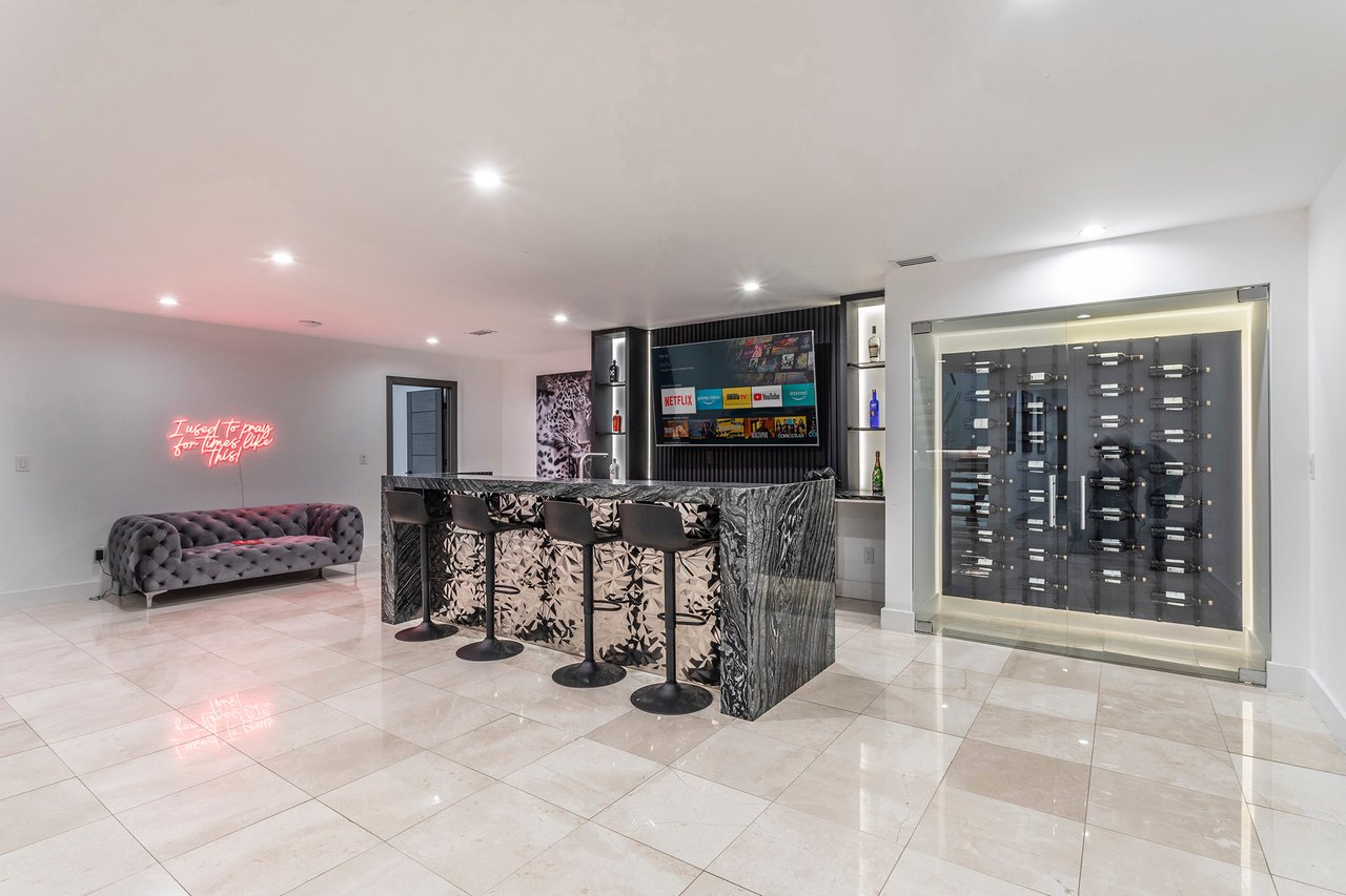 2055 E Roxboro Rd NE