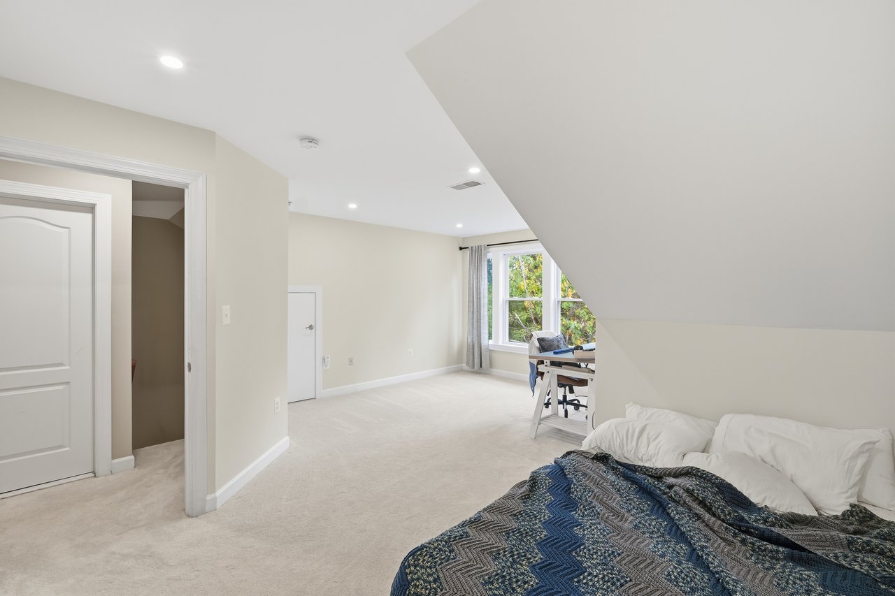 1627 Colonial Hills Drive