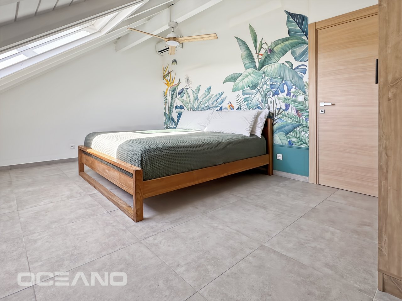 STUNNING 2-BEDROOM DUPLEX WITH ST. BARTHS VIEW – HAUTS DE LA BAIE