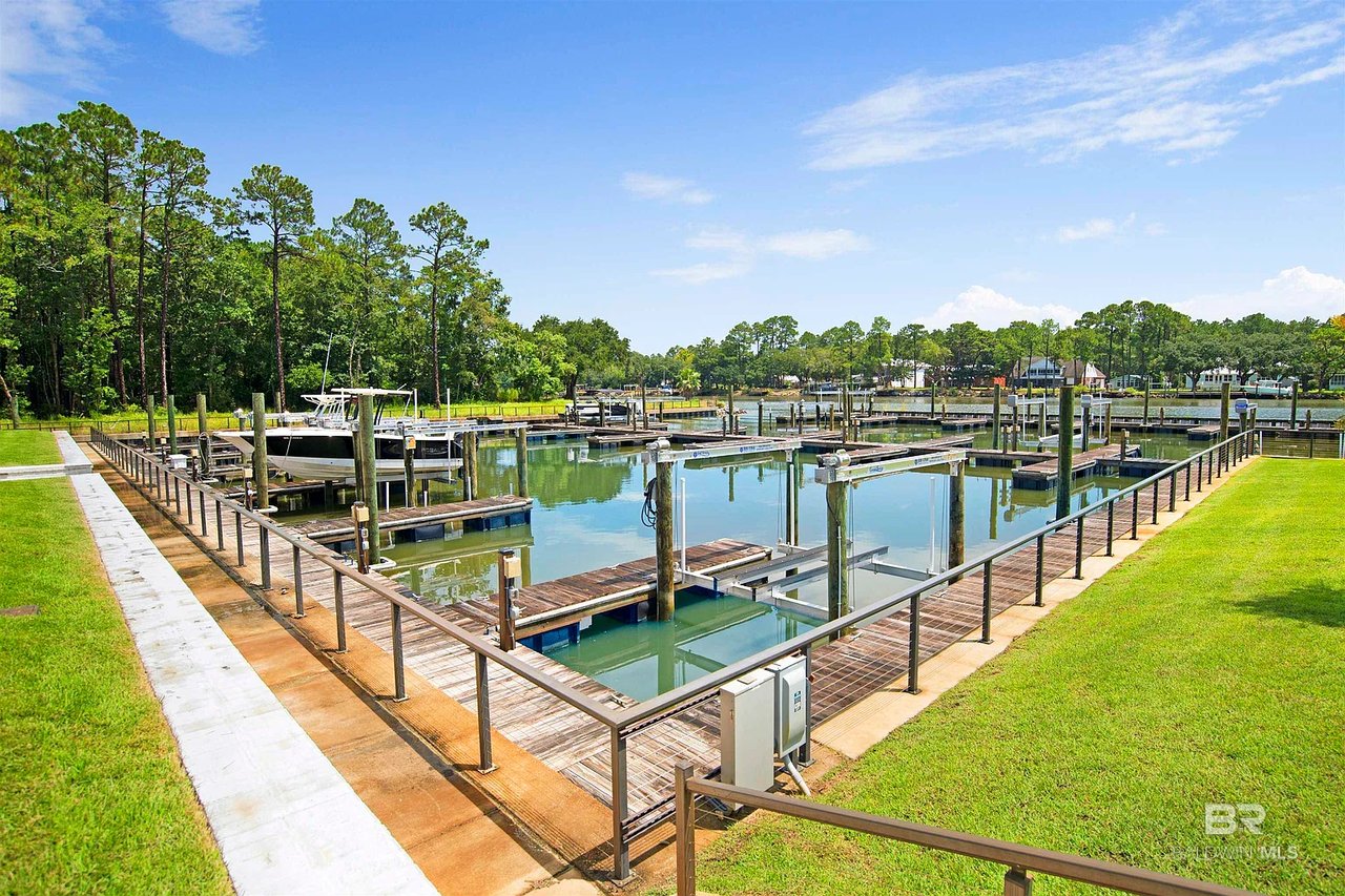 873 Inlet Cir
